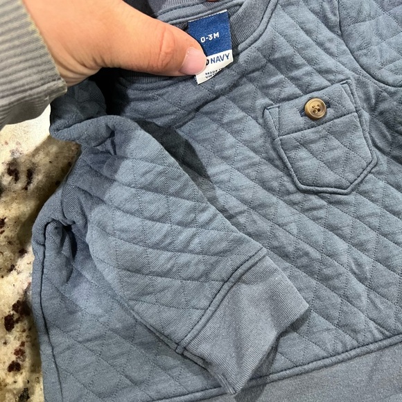 Old Navy 0-3months Quilted Sweatshirt - Picture 2 of 4